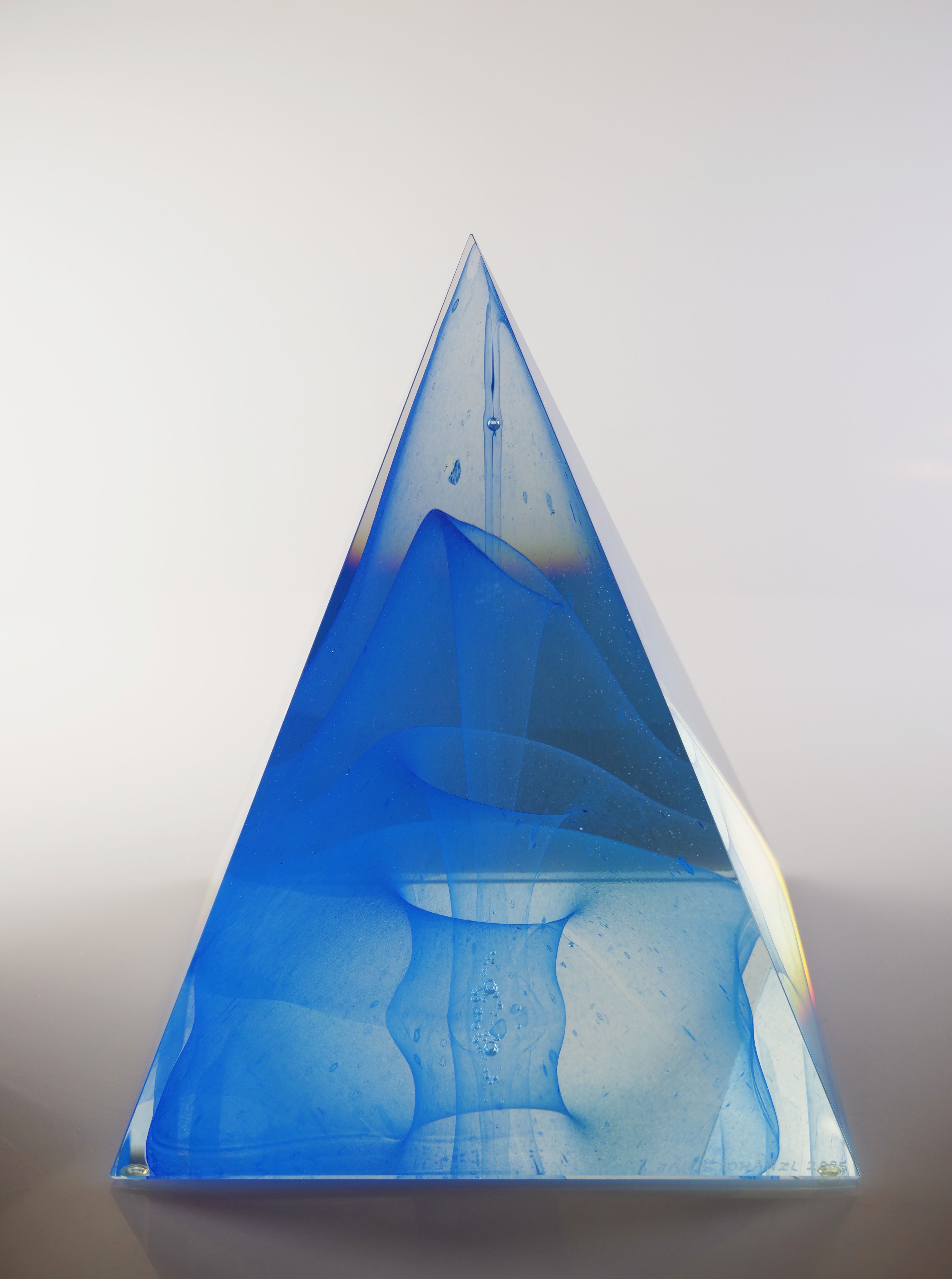 Jan Štohanzl (*1948) – Modrá pyramida