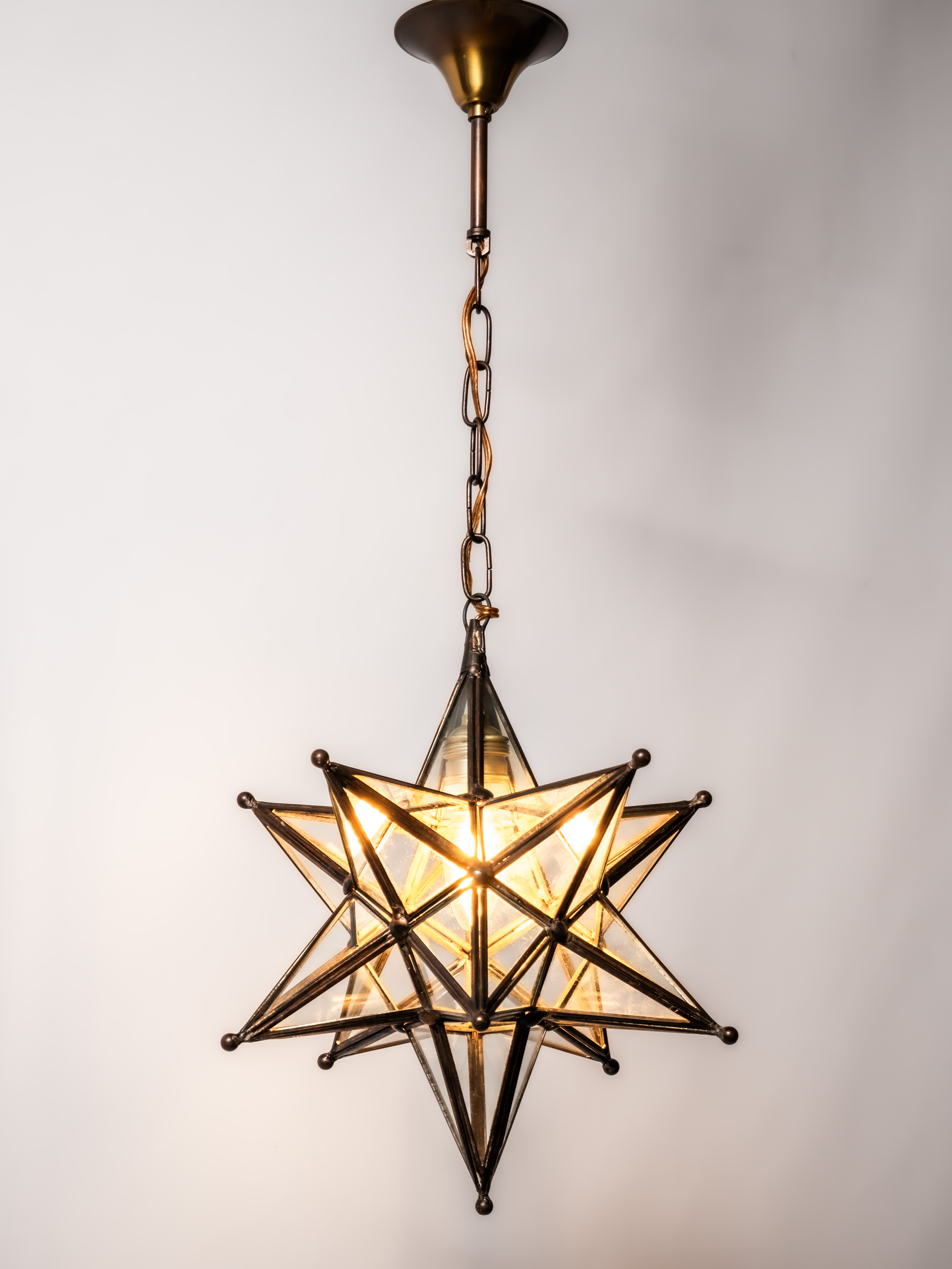 Starožitná lucerna ve tvaru hvězdy