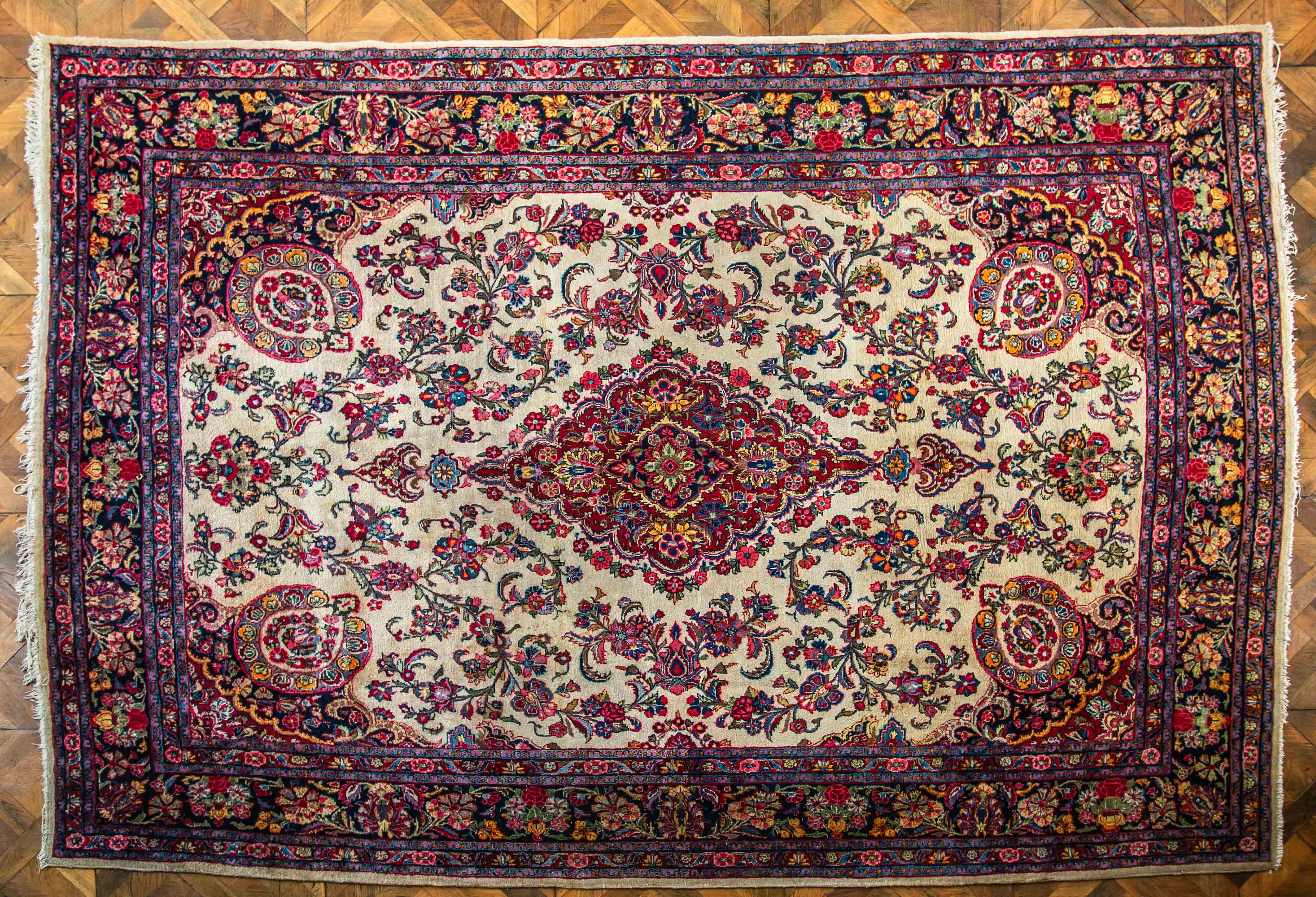 Perský květinový koberec Yazd 370 X 268 cm